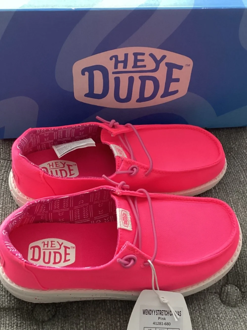 Hey Dude Little Girls' Wendy Canvas Casual Moccasin Sneakers, size 2
